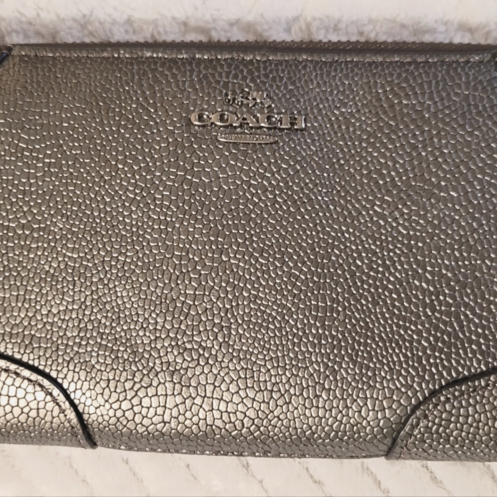 COACH Zip Accordion Wallet